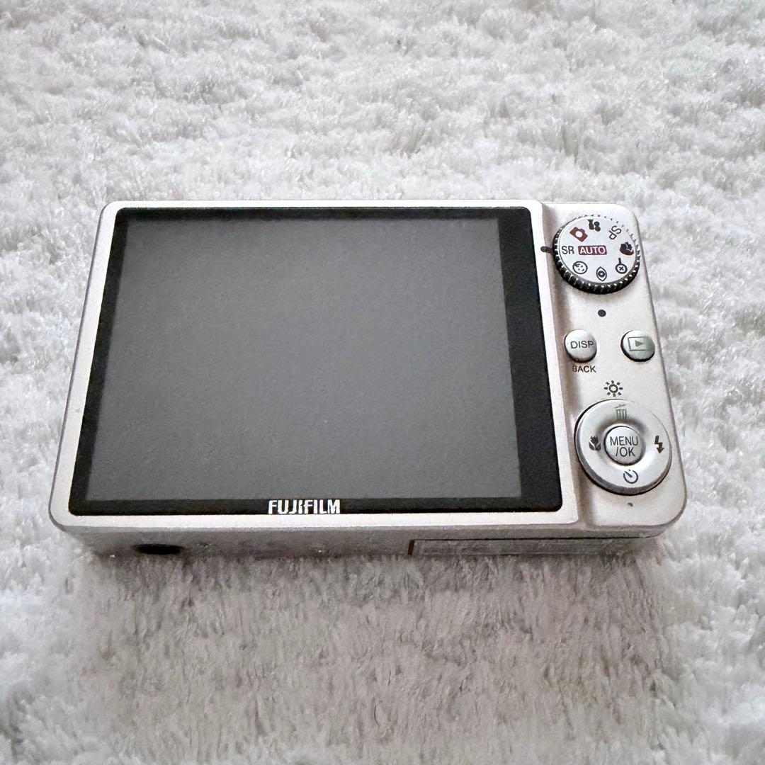 美品【動作品】FUJIFILM 富士フイルム FINEPIX J250 シルバー
