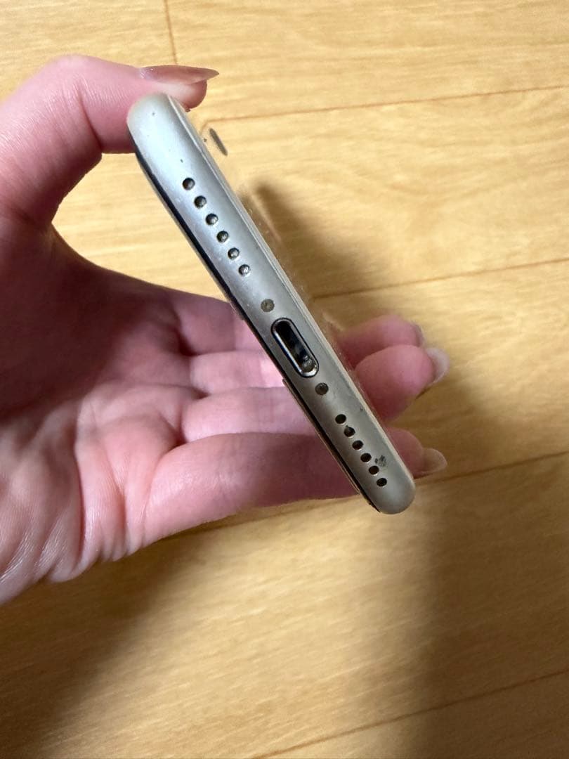 iPhoneSE第3世代　ホワイト