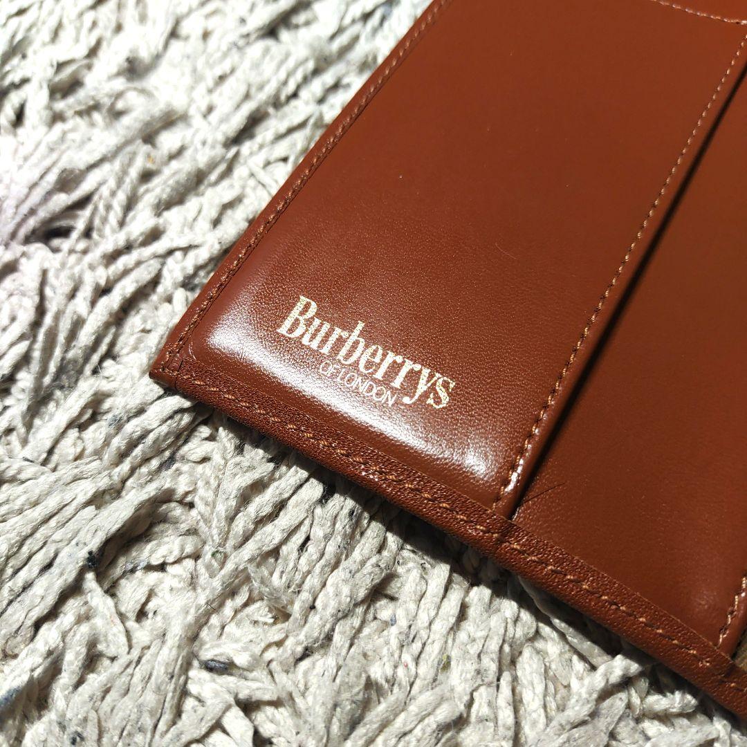 【未使用保管品】BURBERRY バーバリー　グリーン　パスポートケース　レザー