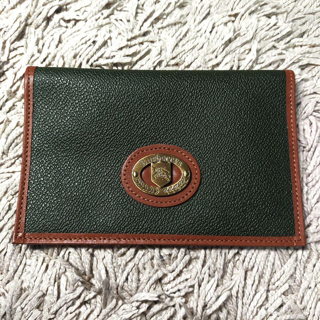 【未使用保管品】BURBERRY バーバリー　グリーン　パスポートケース　レザー