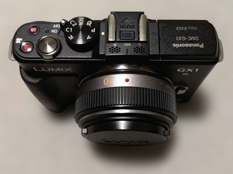 Panasonic DMC-GX1 ミラーレスカメラとレンズ