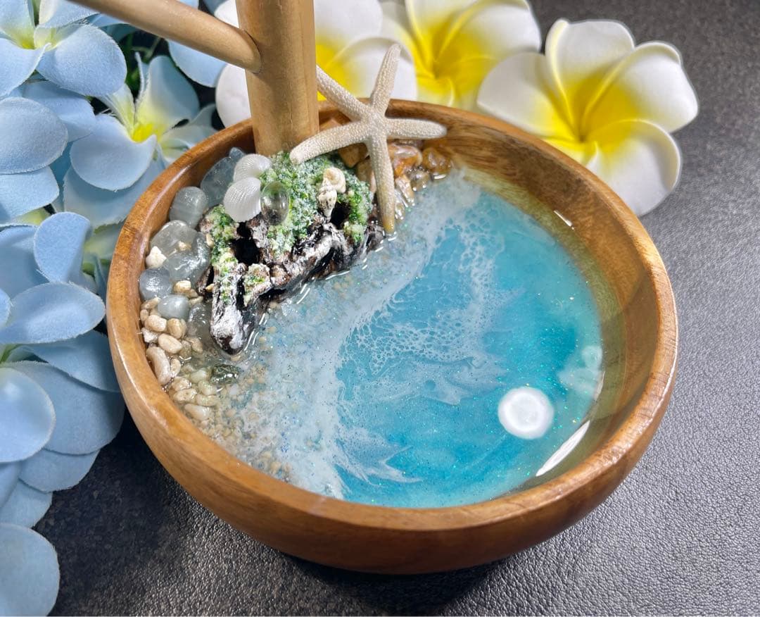 “青い海が広がるキーホルダーがかけられるオブジェ✨”