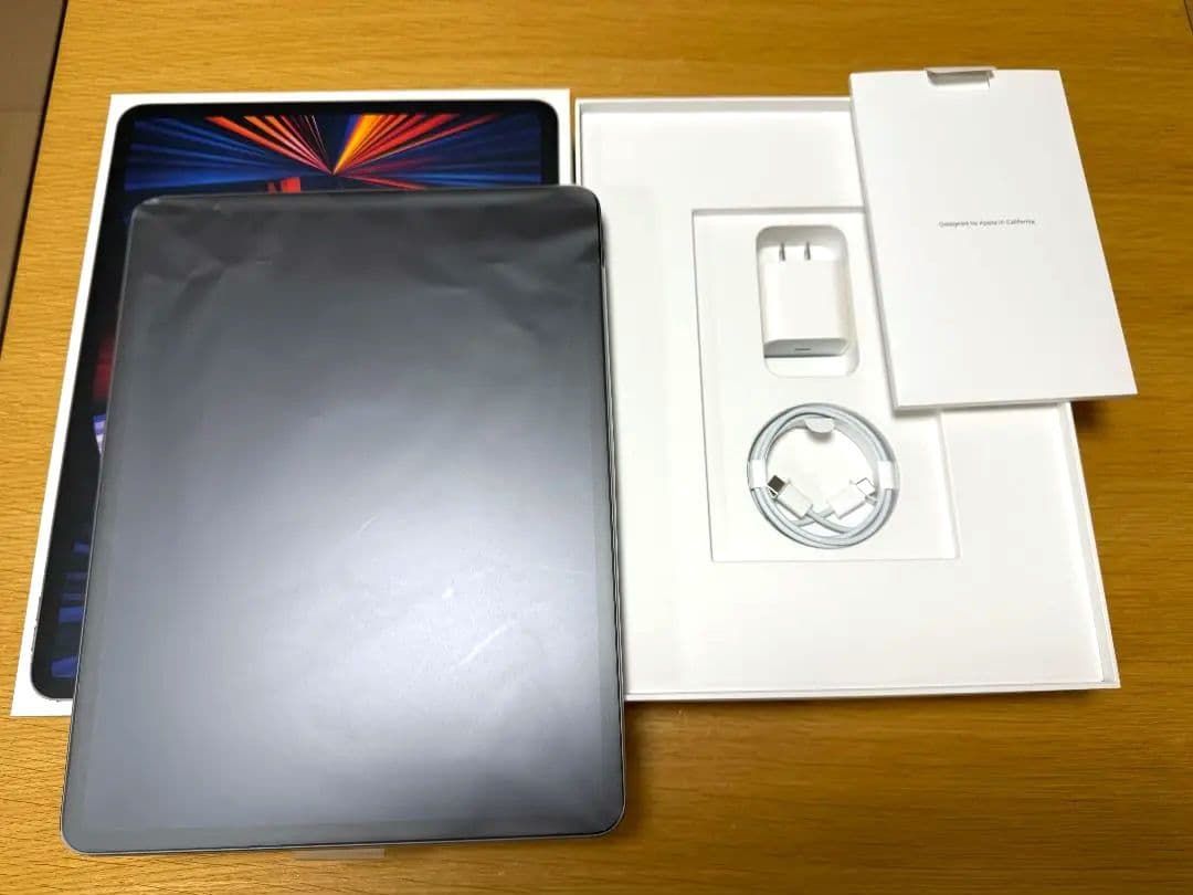 iPad Pro 12.9（第5世代）256GB　キーボードケース　ペンシル付