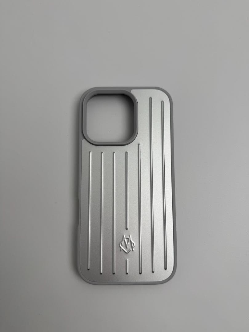 RIMOWA iPhone16 pro用ケース シルバー
