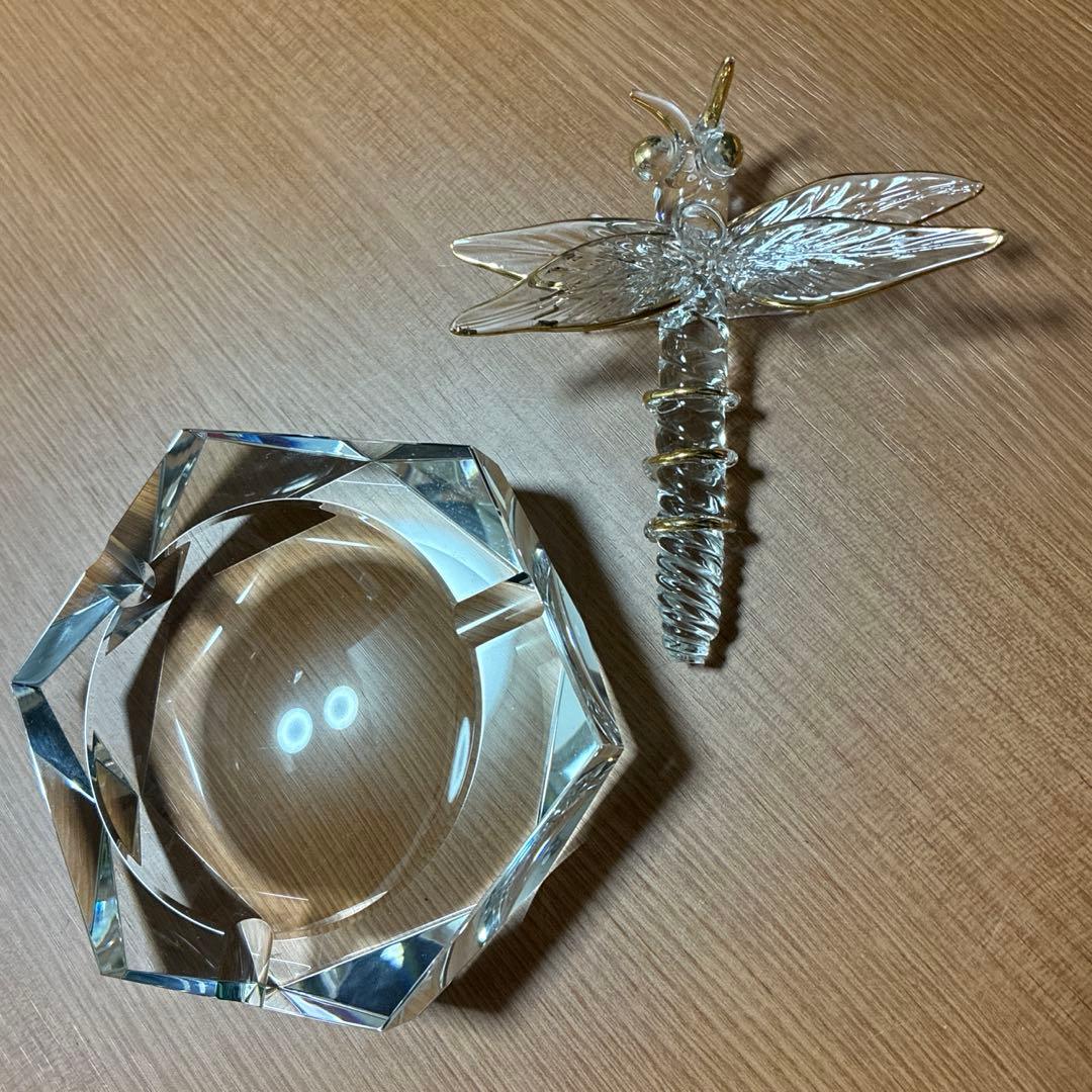 【新品同様】クリスタル灰皿とトンボ2個セット　ガラス細工　透明　喫煙者