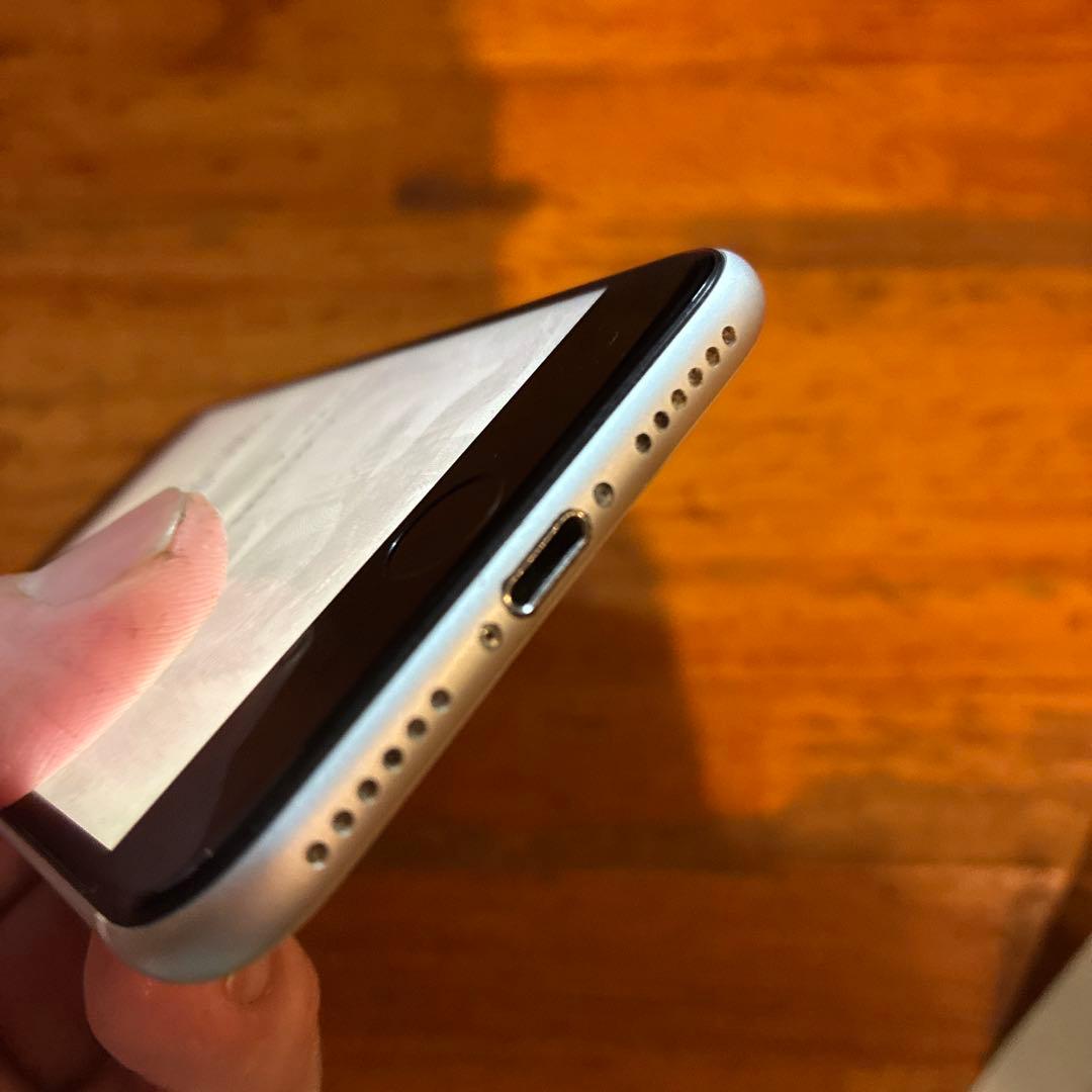 iPhone SE 第2世代　残量81