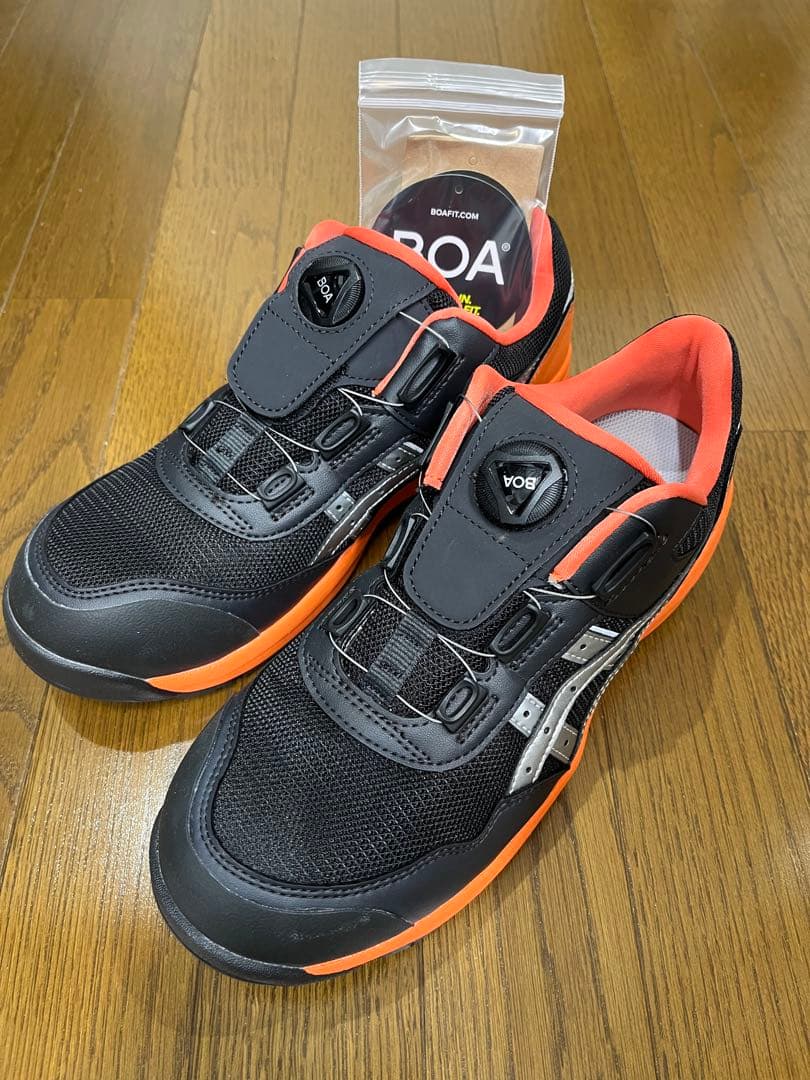 新品未使用CP209 ASICS BOAシステム安全靴 ブラック/オレンジ