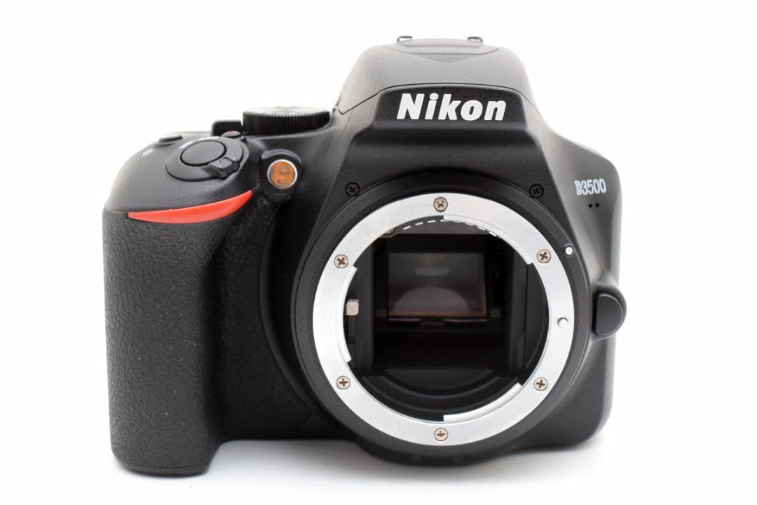 ほぼ新品 ニコン　Nikon D3500 ボディ 《ショット数290回》1649