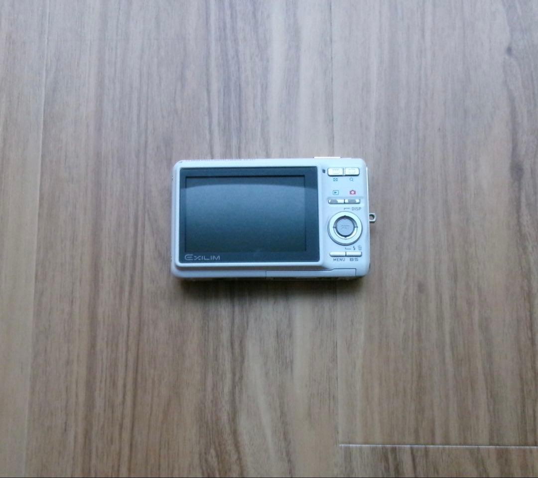 CASIO Exilim 7.2メガピクセル コンパクトデジタルカメラ