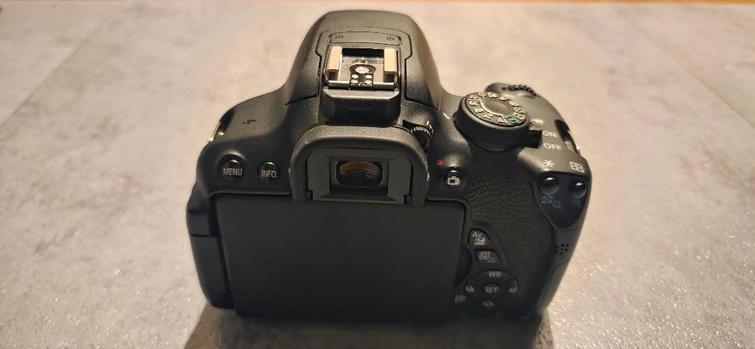 美品 Canon kiss 7i 、EF 50mm f1.8stm セット