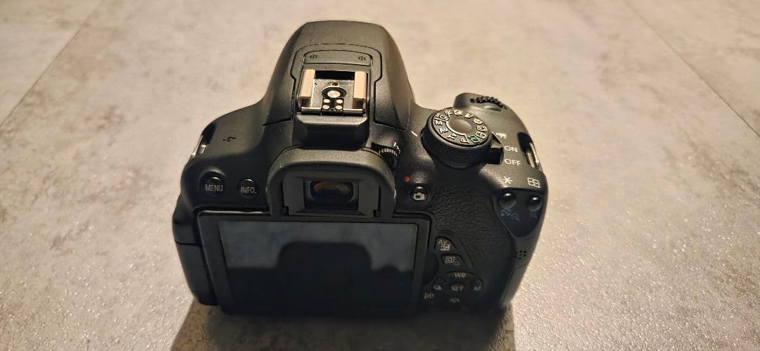 美品 Canon kiss 7i 、EF 50mm f1.8stm セット