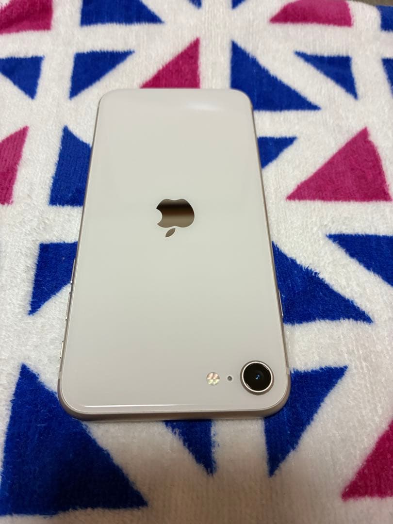 iphone SE 第3世代　64G 本体　SIMフリー　バッテリー88%