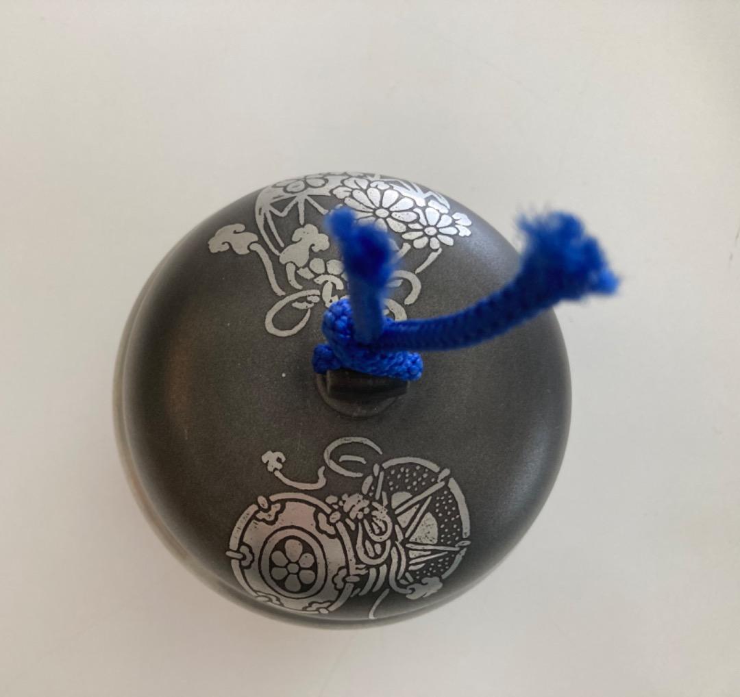 薩摩錫 岩切美巧堂製！燻し加工の仕覆と鼓の図 菓子器 共箱