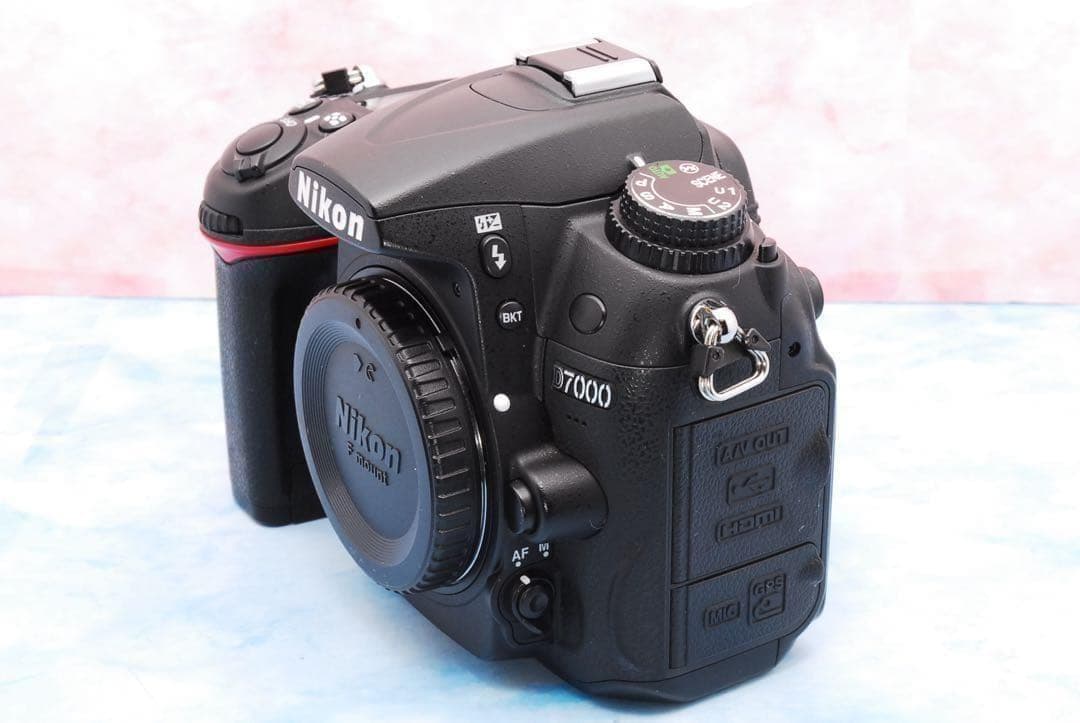 ◎ニコン D7000◎超望遠レンズ付Wレンズ◎ショット数極少◎一眼レフカメラ