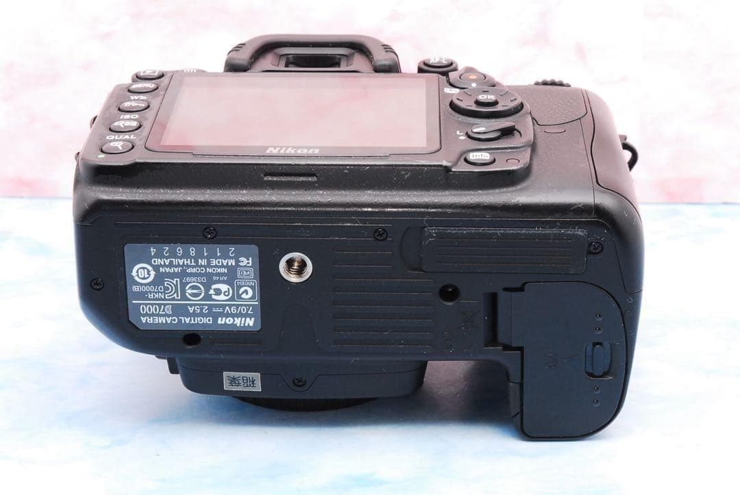 ◎ニコン D7000◎超望遠レンズ付Wレンズ◎ショット数極少◎一眼レフカメラ