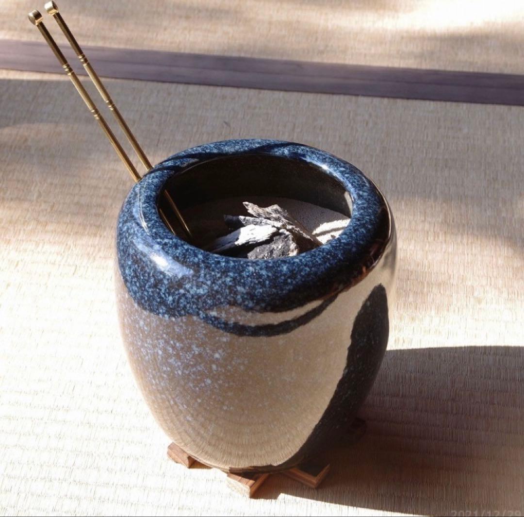 信楽焼 手あぶり火鉢 セット 生子6号（火ばし穴あり）＋ 火ばし ＋ 焼杉台