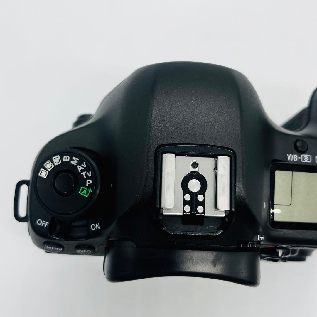 ほぼ未使用　Canon デジタル一眼レフカメラ EOS 5Ds ボディー