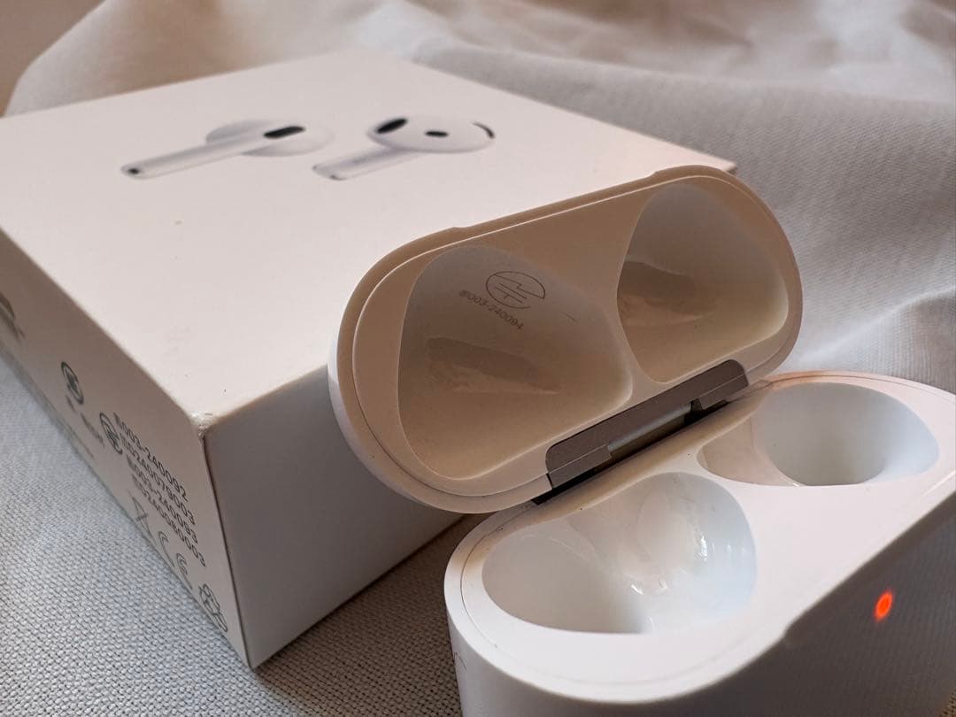 Airpods 第4世代ノイキャンあり　充電ケース【本体無し】A3059