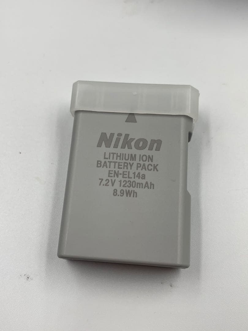 Nikon D3300 ダブルズームキット 一眼レフカメラ