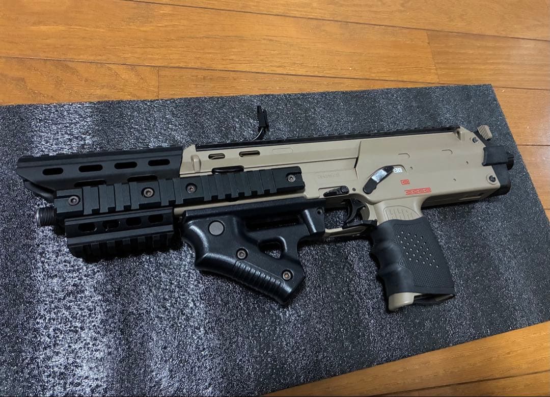 東京マルイ　 電動ガン　MP7A1 タンカラーカスタム