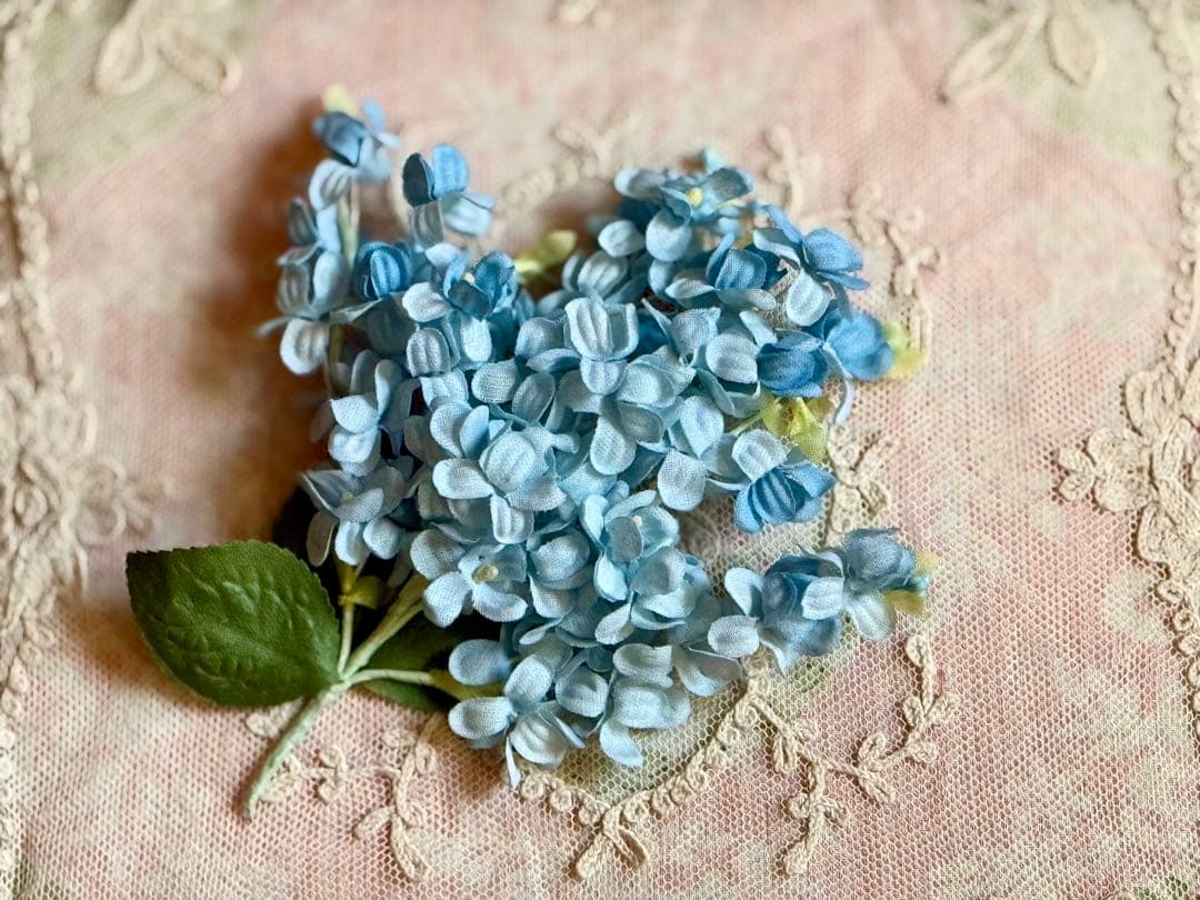 フランス　アンティーク　＊水色の布花＊