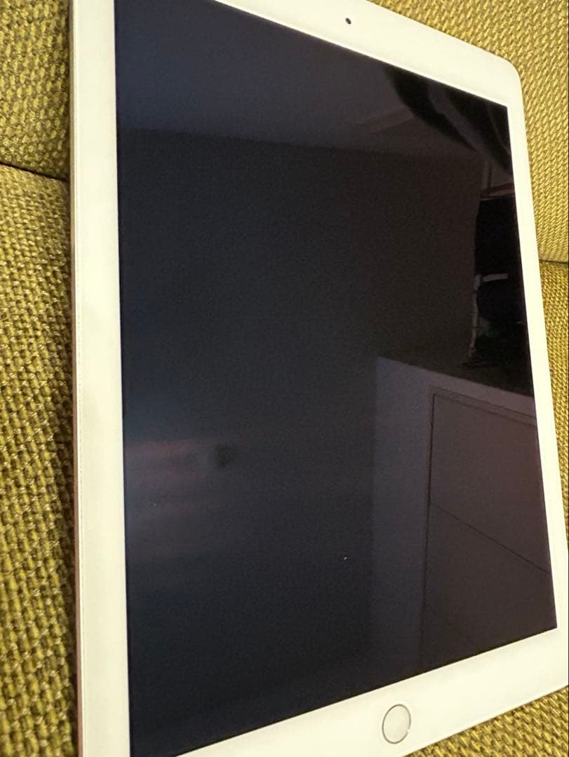 [美品] iPad Air2 セルラーモデルSoftbank バッテリー良好