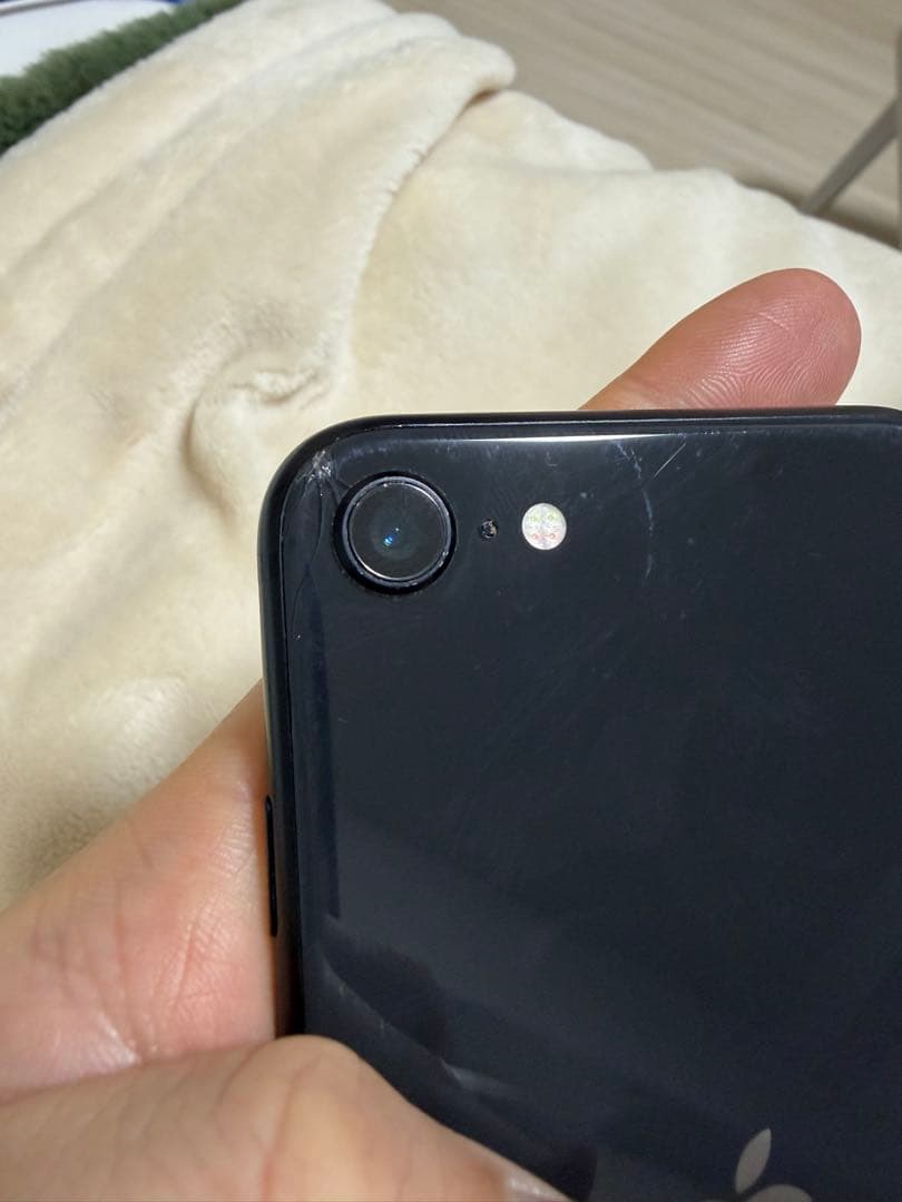 iPhone SE 第二世代　傷あり　バッテリー最大容量76%