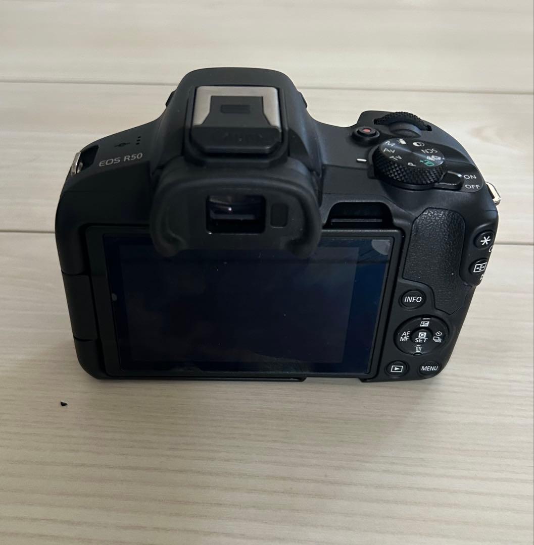 Canon eos r50【ストラップ付き】