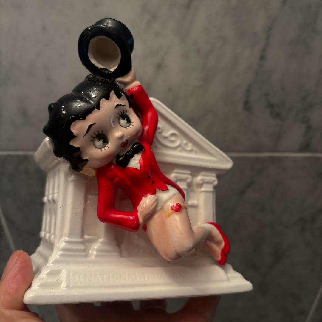 アメリカ80年代ビンテージ ベティちゃんがセクシーな陶器オブジェ兼貯金箱