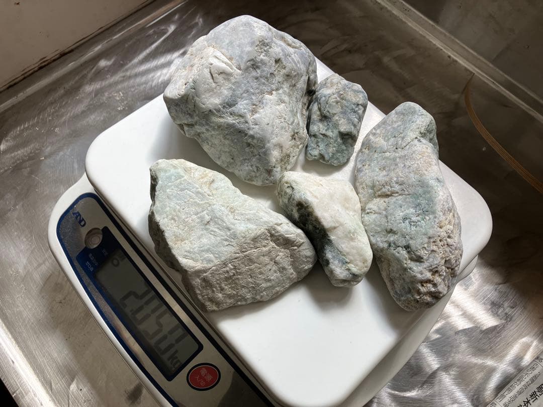 糸魚川翡翠　5個　まとめ売り　2050g