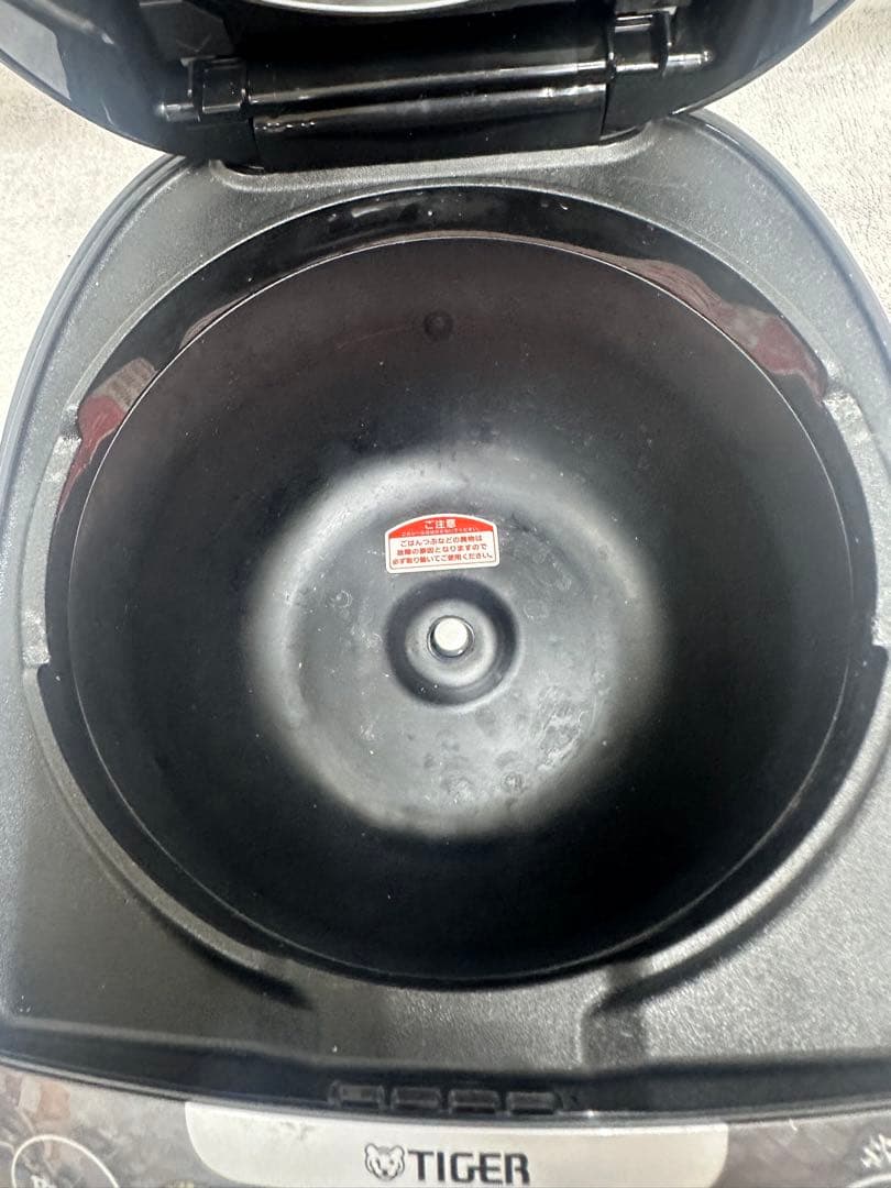 ☆ タイガー IH炊飯器 JPW-S100 2024年製