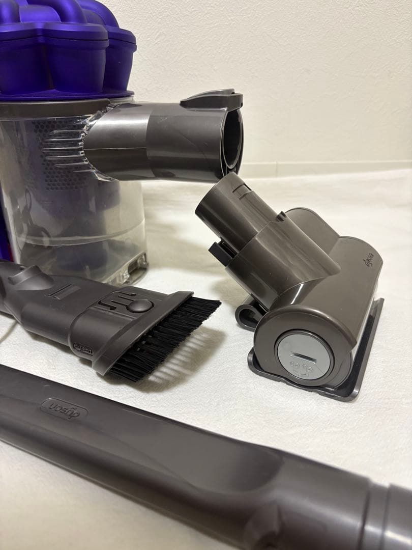 Dyson DC34 ハンディクリーナー 本体 （バッテリーの交換か修理が必要）