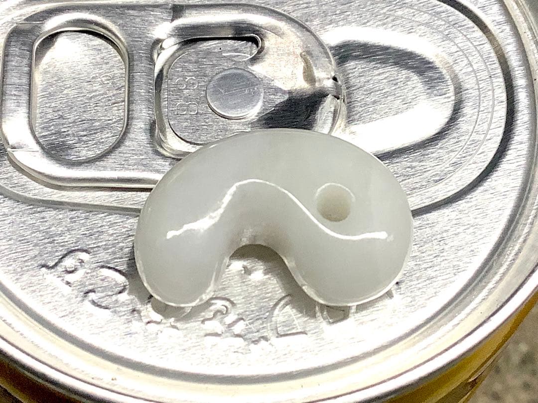 ✳️純白の一点‼️ 糸魚川翡翠勾玉ジェダイト　上品*清楚な勾玉　鑑定付本物をお身近に