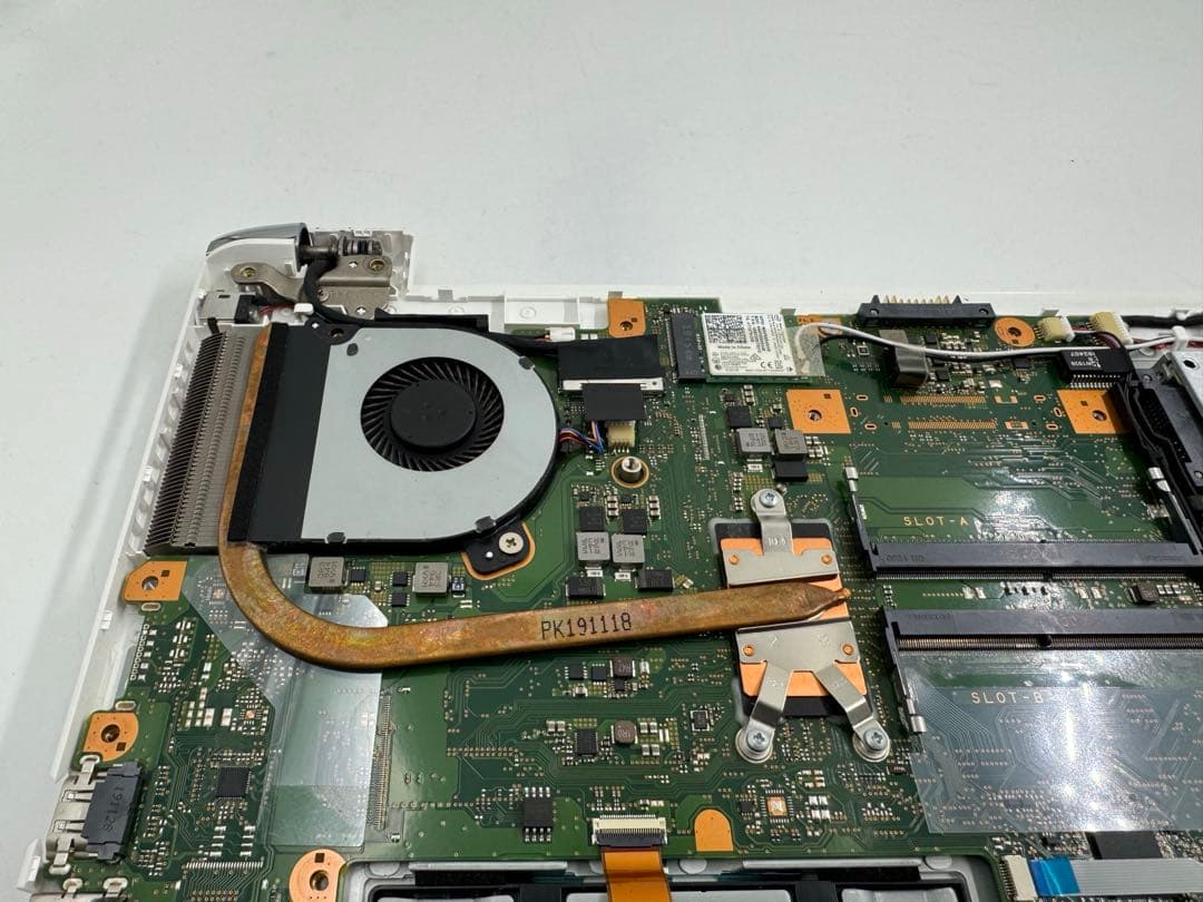 TOSHIBAノートPC★ジャンク★8世代★i7★ストレージ無し★メモリ無し★