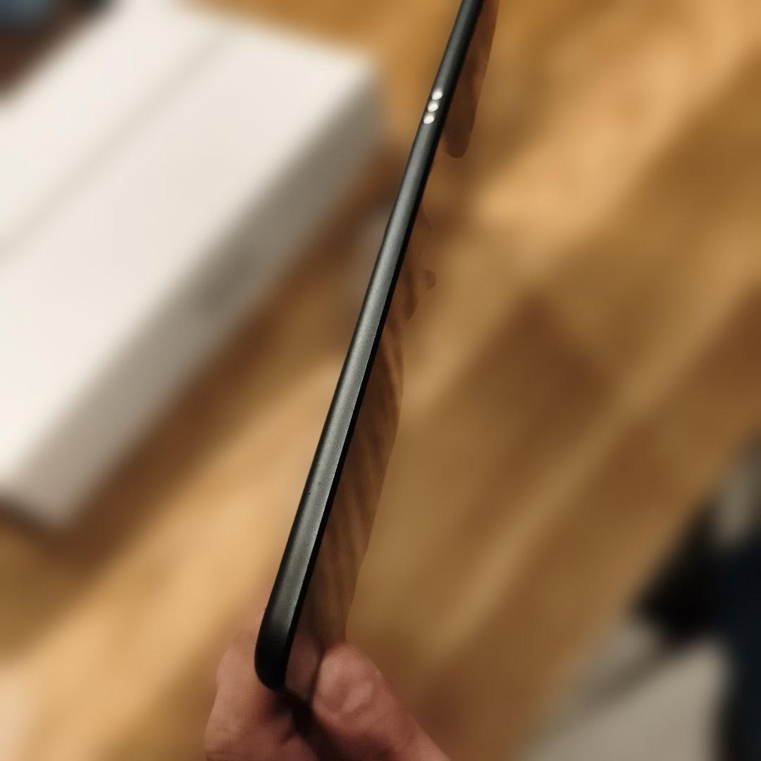 美品　Apple iPad Air3 64GB スペースグレー