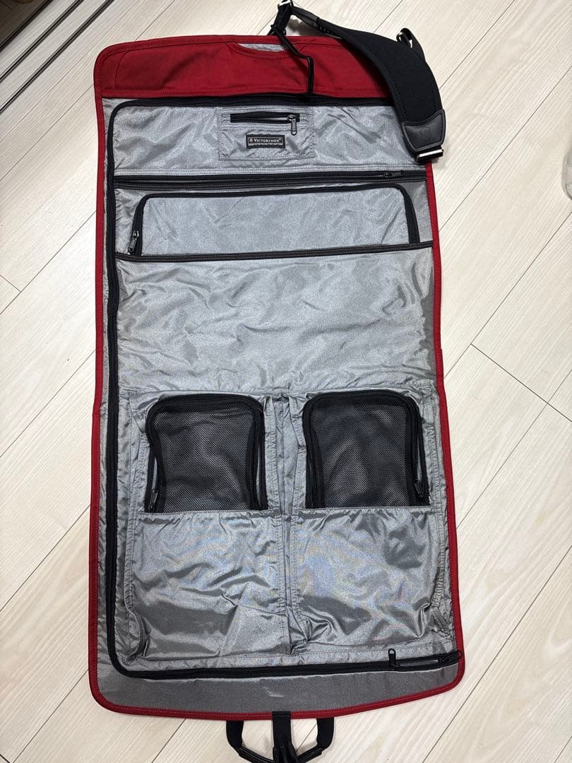 Victorinox 赤 ビジネスバッグ