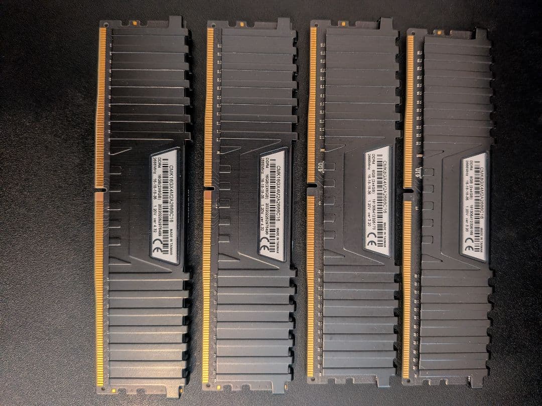 【動作確認済み】Corsair Vengeance DDR4 メモリ4枚セット