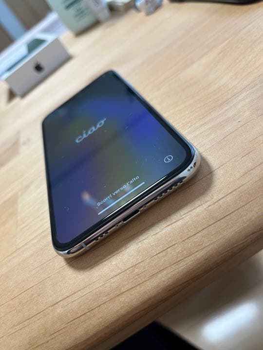 iPhone Xs Silver 256 GB SIMフリー