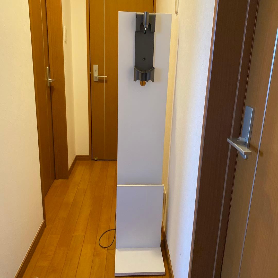【ジャンク品】Dyson V8 fluffy+クリーナー 、スタンドセット