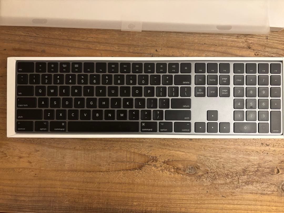 美品 廃盤 デットストック 旧型 マジックキーボード