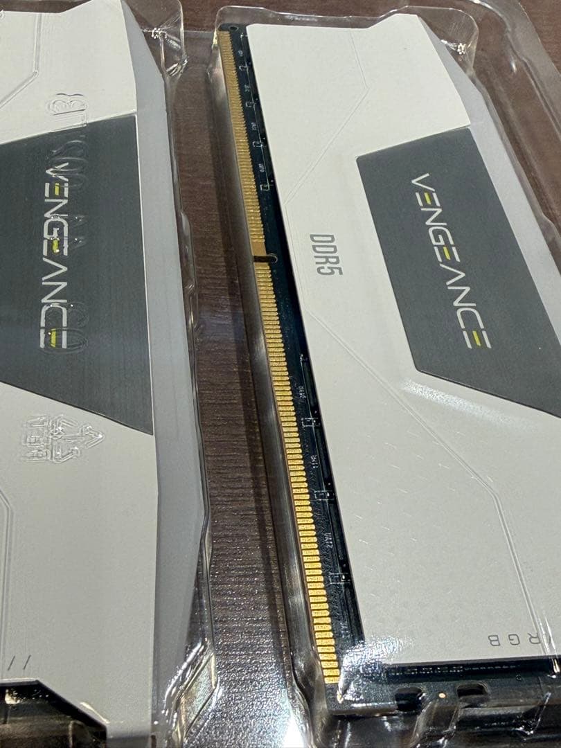 メモリー CORSAIR VENGEANCE RGB 64GB DDR5-5600MHz