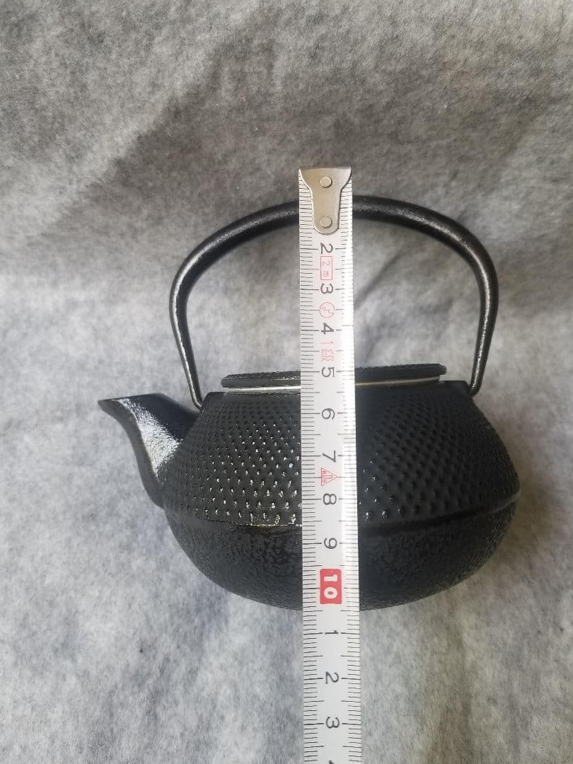 新品未使用 南部鉄器 岩鋳 IWACHU 鉄瓶 あられ 急須 ＆ 鶴亀 鍋敷 霰