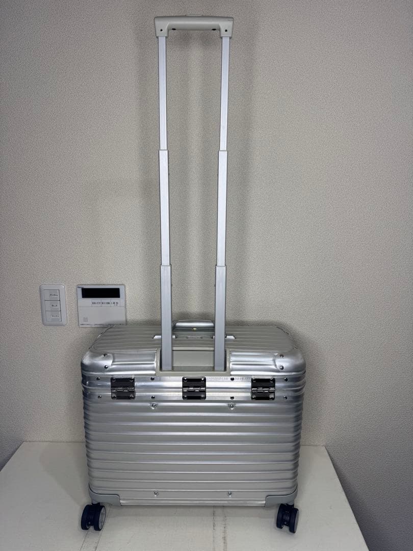 【廃盤】リモワ パイロット 34L 4輪 キャリーケース 正規品トパーズ