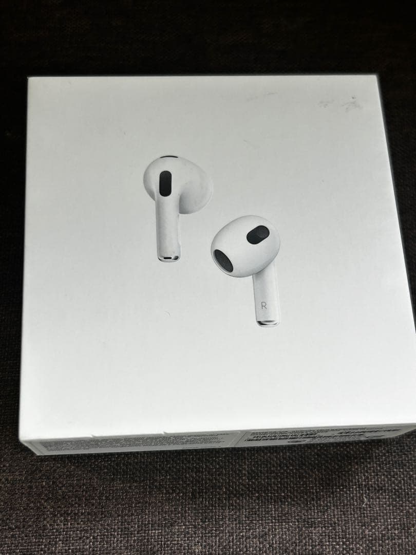 ジャンク品　AirPods 片耳マグセーフ充電ケースとコード付き