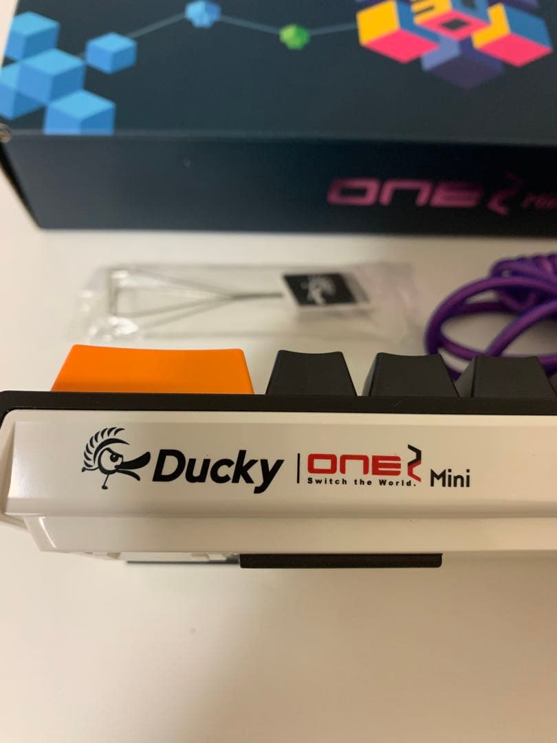 Ducky ONE 2 Mini ゲーミングキーボード 銀軸