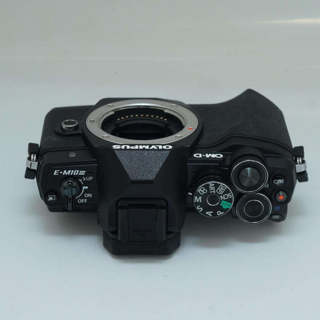 オリンパス OM-D E-M10 MarkⅢ ミラーレスWi-Fi搭載