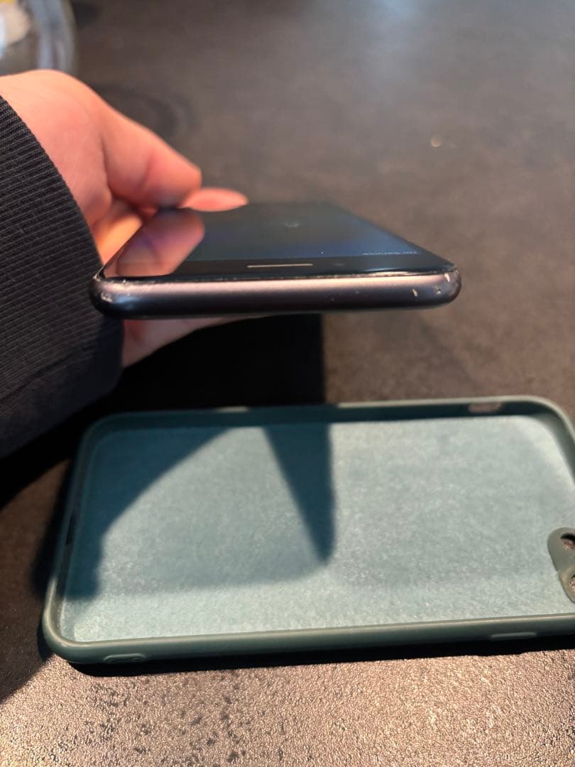 S*）様 iPhone 8 64GB 難アリ(カメラ不良)