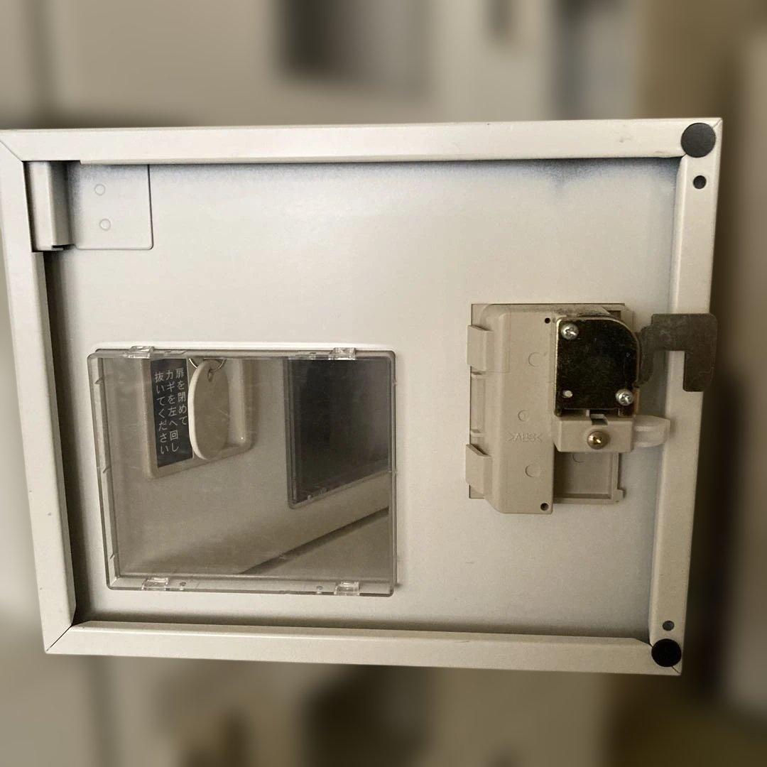 多人数ロッカー　鍵付きロッカー　シューズロッカー　28人用　番号付き