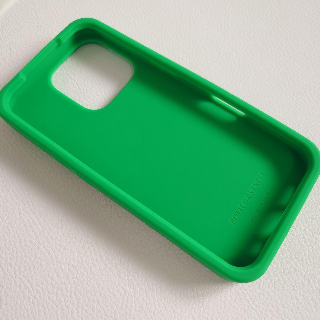 未使用級✨ボッテガヴェネタ iPhone16Pro用ケース イントレチャート 緑