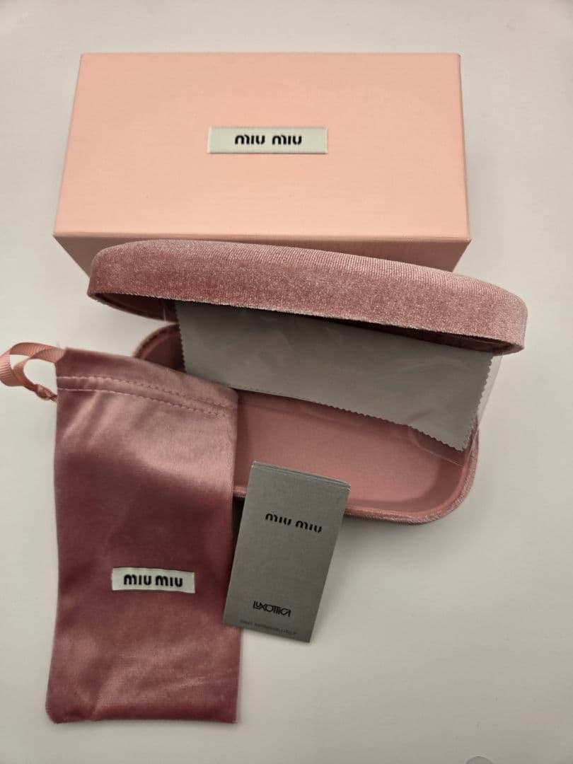 miumiu メガネケース